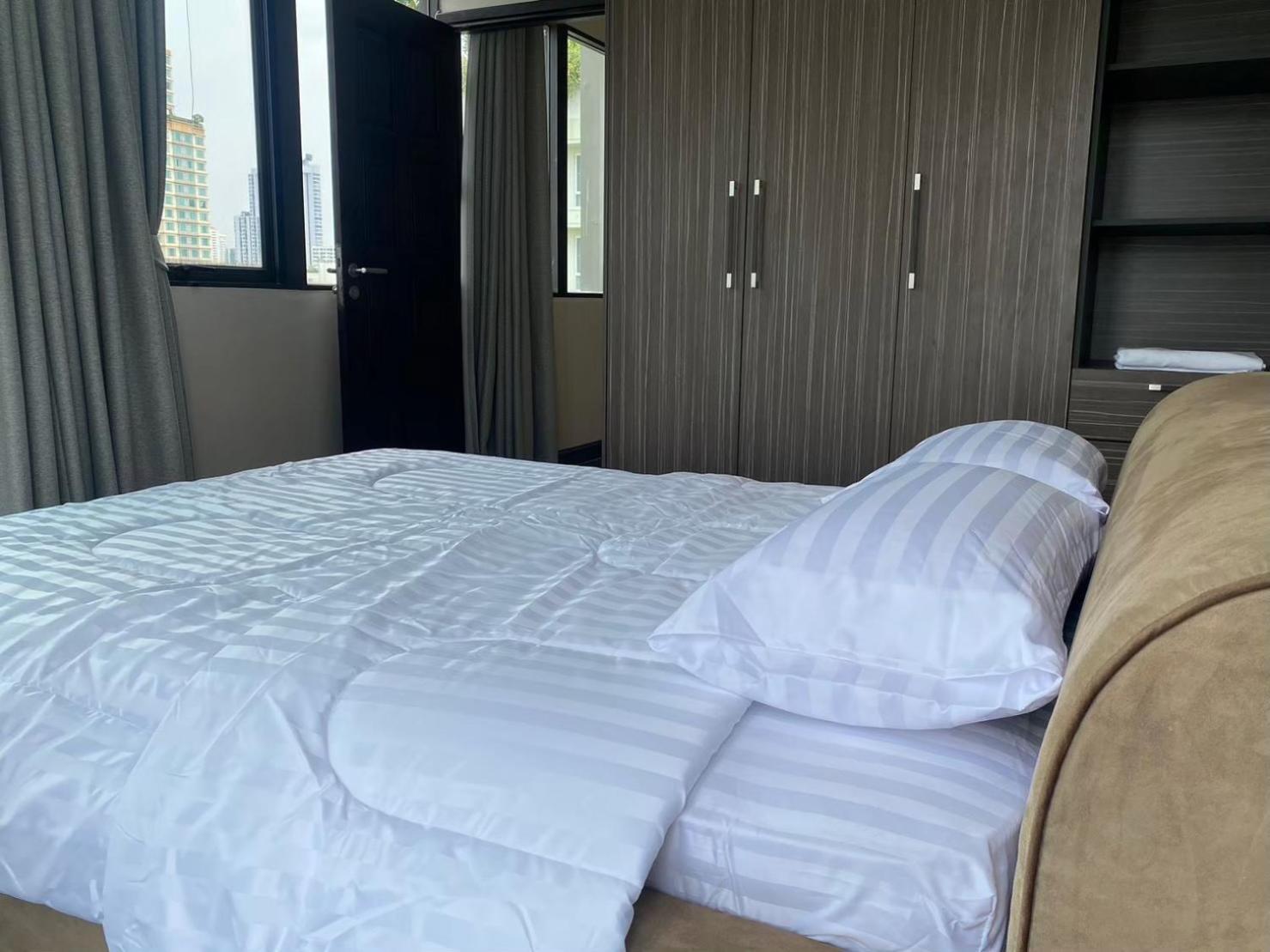 W8 Condo, Top Floor Luxe 3 Bedroom Penthouse, Hip Central Bangkok Area, 5 Mins From Thonglo Bts Station بانكوك المظهر الخارجي الصورة